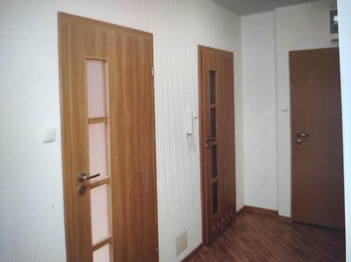 Nice Room With 2 Shared Bathrooms ,Wc , 2Km To Old Town -100M From Metro Szwedzka Warsaw Exterior photo