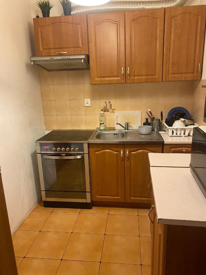 Nice Room With 2 Shared Bathrooms ,Wc , 2Km To Old Town -100M From Metro Szwedzka Warsaw Exterior photo